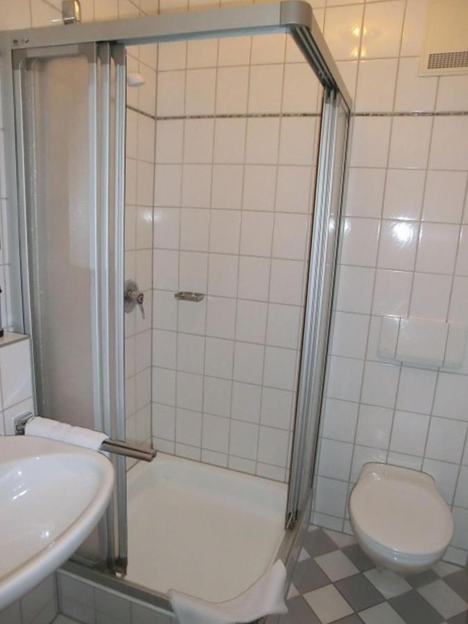 Hotel-Restaurant Kreuzhuber Neuburg am Inn Room photo
